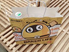 -小蜜蜂·Bakery&Coffee(翰子花园店)