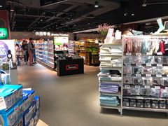 -中百仓储超市有限公司(越秀星汇维港店)