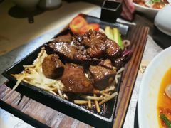 -穹六人间 people 6(岳阳路店)