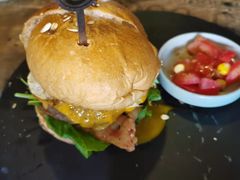 -HIGH FIVE哈福手工汉堡(桂林路店)