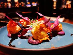 煎虾配紫薯泥薯片及姜味柠檬汁-AZUL by FUEL蓝色·法式酒馆(琶醍店)