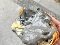 -天井·丑面包搭咖啡