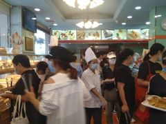 等位区-新侨三宝乐面包店(崇文门店)