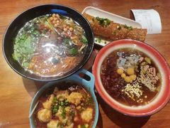 -爆炸头阿姨小四川正宗川味小吃(无任何分店)
