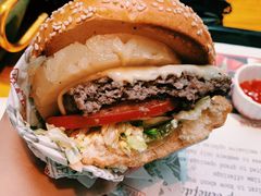 -The Habit Burger Grill 哈比特汉堡(复兴soho店)