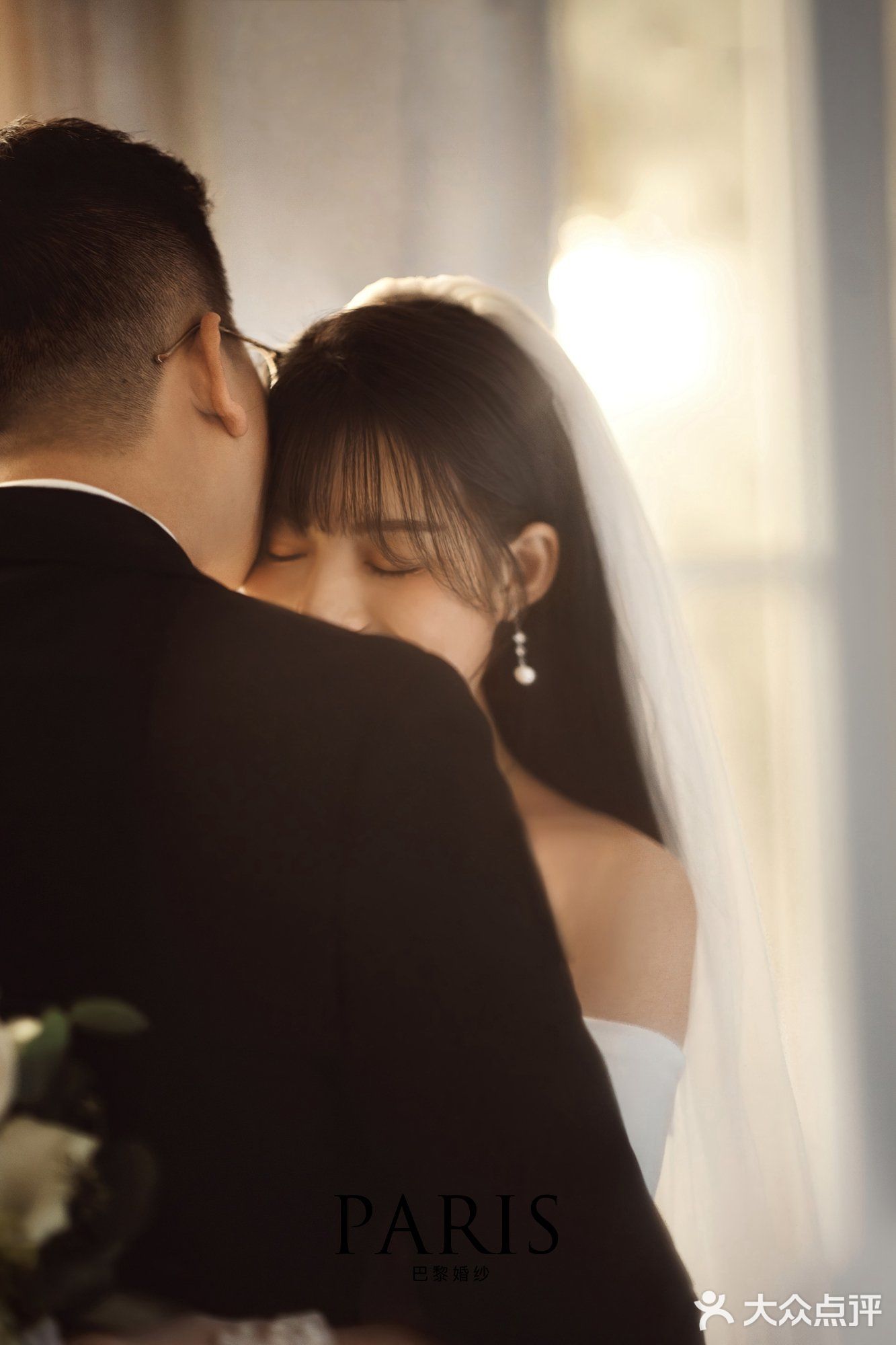 这组室内婚纱照简直是美到发光了