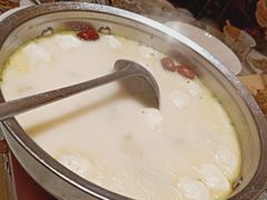 汤逊湖鱼丸肉丸汤-鑫小城故事·藕汤·家常菜(台北一路总店)