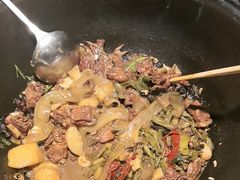 -万里闯关东铁锅炖菜馆(高新旗舰店)
