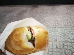 -Bánh Mì Huynh Hoa