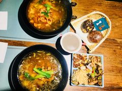 -八月美食小馆(银泰城总店)