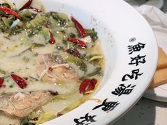 -江渔儿酸菜鱼·拔草餐厅(虎门君乐汇店)