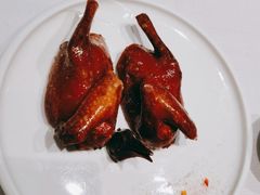 招牌玻璃皮乳鸽-北京厨房(SKP店)