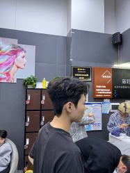 -藤野造型专业烫染接发