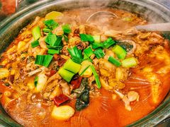香辣牛蛙煲-盐池羊羔肉主题餐厅