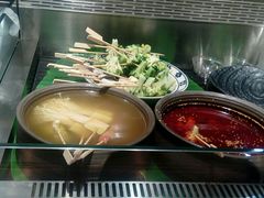 冷锅串-刀小蛮半只鸡过桥米线(家乐福四元桥店)