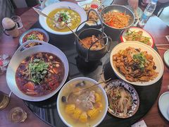 -川流不息·地道川菜·小龙虾(新松江路店)