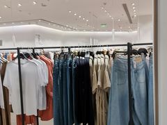 -URBAN REVIVO(上海中庚漫游城店)