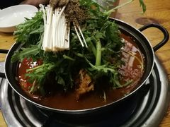 土豆排骨火锅-喇喇排骨火锅·传统韩式脊骨汤(望京西园总店)