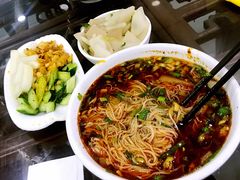 -牛一嘴·兰州牛肉面·大盘鸡(财富中心店)