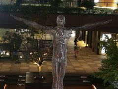 -瑞虹新天地月亮湾