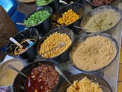 -爆炸头阿姨小四川正宗川味小吃(无任何分店)