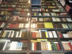 -钟书阁(松江泰晤士小镇店)