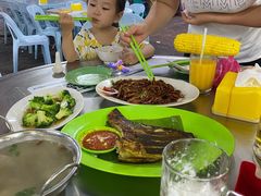 -明记烧鱼美味店