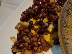 宫保鸡丁-夫妻肺片·中华老字号·正宗川菜(春熙路店)