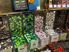 -VENCHI 闻绮(北京国贸商城店)