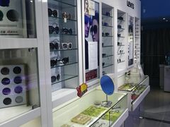 -提一眼镜·蔡司·依视路(小寨店)