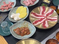 -臻牛烤肉
