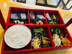 -勺子米线·云南传统小吃市集(四方街店)