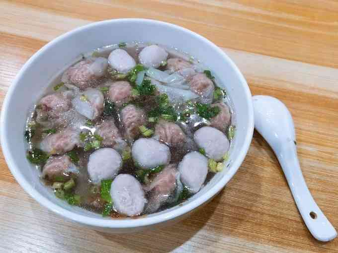 万惠香扁食-"当地人的小吃馆子,味道还不错.价格很实惠.