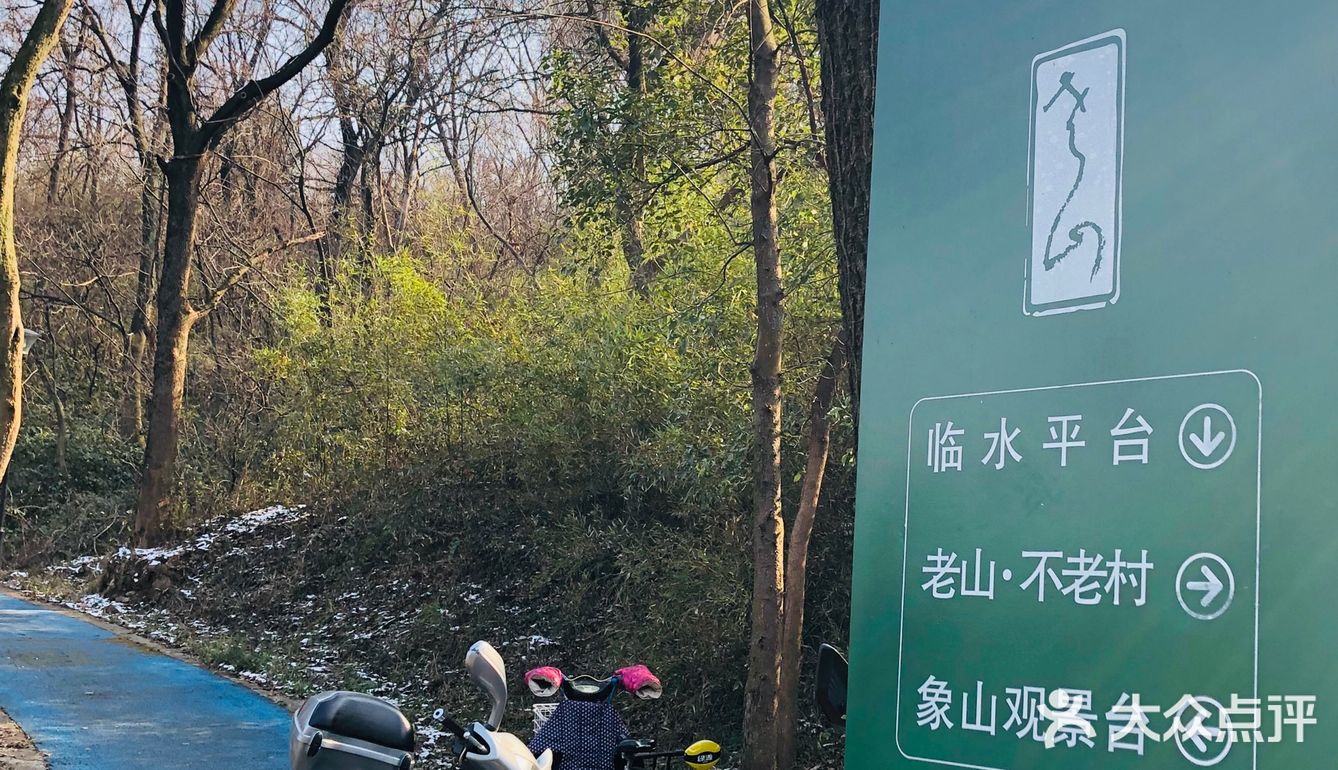 连降噪耳机都能够舍弃，一个双肩包就到达这里