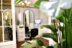 -IUME HAIR SALON
