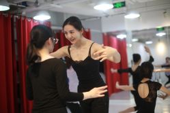 -柏姿舞蹈工作室