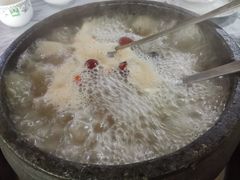 -鲁朗纳麦石锅鸡庄园