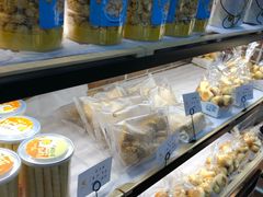 面包甜点陈列柜-蓝小轩蛋糕·面包(趣春店)