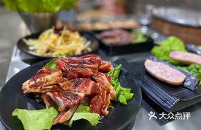 Charcoal-Grilled Yellow Beef Ribs