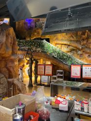 -探洞工场(丹尼斯7天地店)