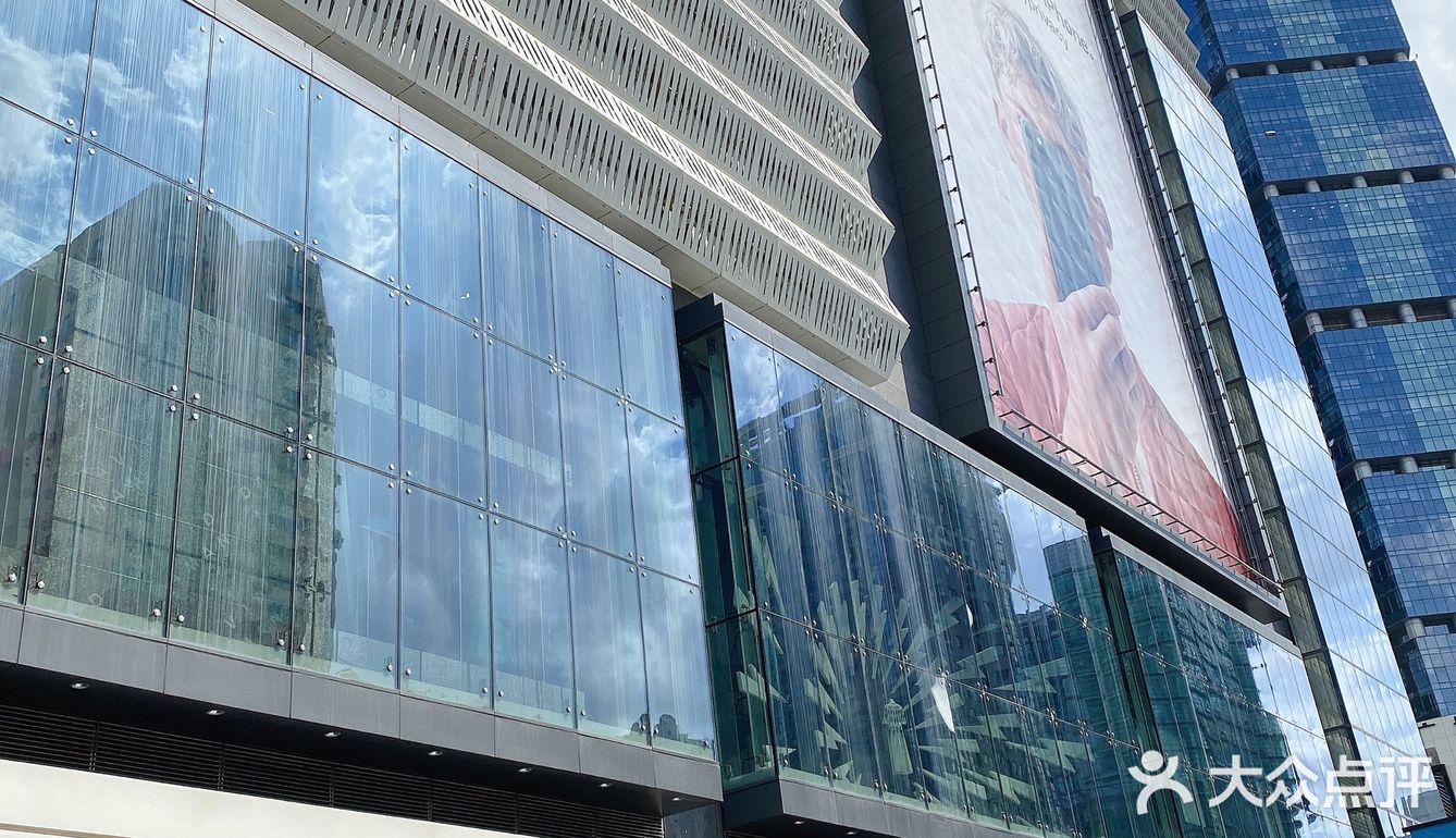 国庆逛街首选陆家嘴中心L+MALL