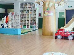 -乐融婴幼儿成长中心(四季青校区)