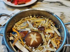松茸菌汤土鸡锅-大舜国风· 和牛火锅(绮霞街店)