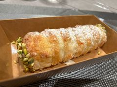 巧克力奶油卷-BHG Bakery(北京SKP店)