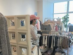 -眷顾自助服装工作室(中南金石国际广场A座店)
