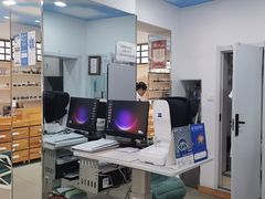 -豪门视光·星趣控·蔡司依视路眼镜代理商(中央大街店)