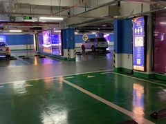 -皇庭广场-地下停车场