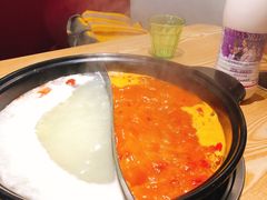 鸳鸯锅-百味源炭火烤翅 ·夜市大排档(酒仙桥店)