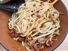 辣肉酱拌米线-金家小金碗云南过桥米线