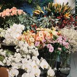 江景餐厅｜重庆竟然有在鲜花丛中品尝美食⁉️